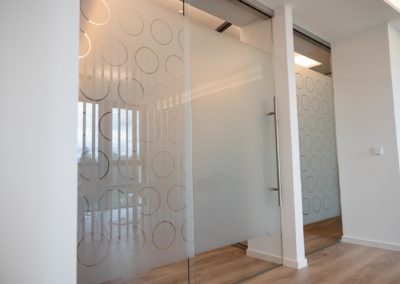 Glasdekorfolie Milchglasfolie Sichtschutz Medical Cube Rosenheim