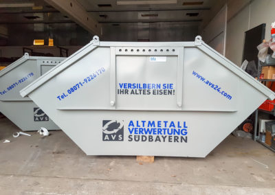 Beschriftung Container Altmetallverwertung Südbayern AVS Wasserburg