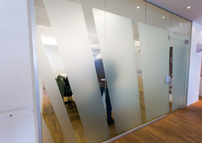 Fensterfolierung Glasdekorfolie Rummenigge Sport Marketing GmbH München