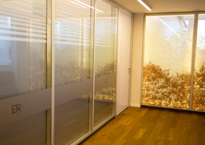 Glasdekorfolie Bürofenster beidseitig beschriftet
