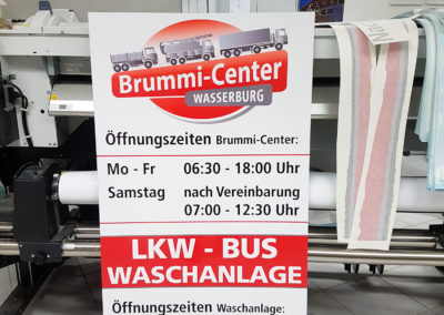 Brummi-Center Öffnungszeiten Schild