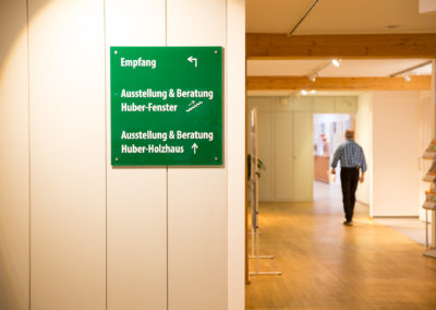 Schild Acrylglas Huber und Sohn Bachmehring Brei Werbetechnik Wasserburg