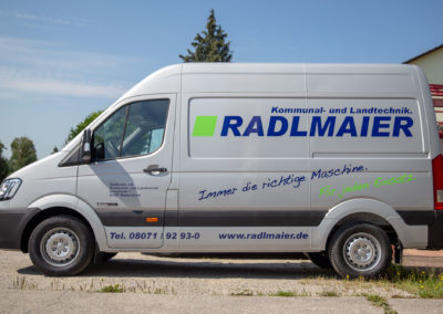 Fahrzeugbeschriftung Autobeschriftung Radlmaier kommunal und Landtechnik Babensham Brei Werbetechnik Wasserburg