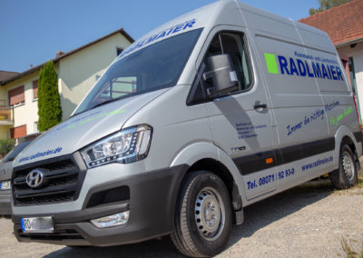 Fahrzeugbeschriftung Autobeschriftung Radlmaier kommunal und Landtechnik Babensham Brei Werbetechnik Wasserburg