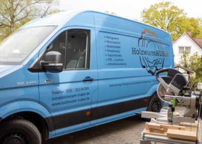 Fahrzeugbeschriftung Holzwurm Huber Pfaffing