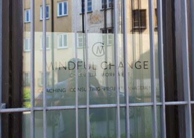 Schaufensterbeschriftung Mindful Change Wasserburg