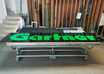 Beschriftung Werbebande aus Glas Glaserei Gartner Wasserburg