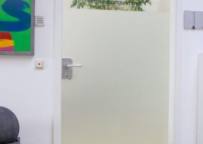 Görlich Pharma Glasdekorfolie Besprechungszimmer